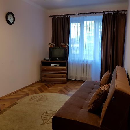 Apartment Gospitalna Street 2 Kiev Bagian luar foto