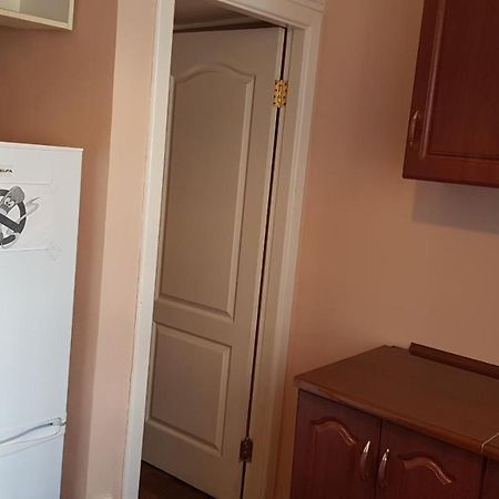 Apartment Gospitalna Street 2 Kiev Bagian luar foto