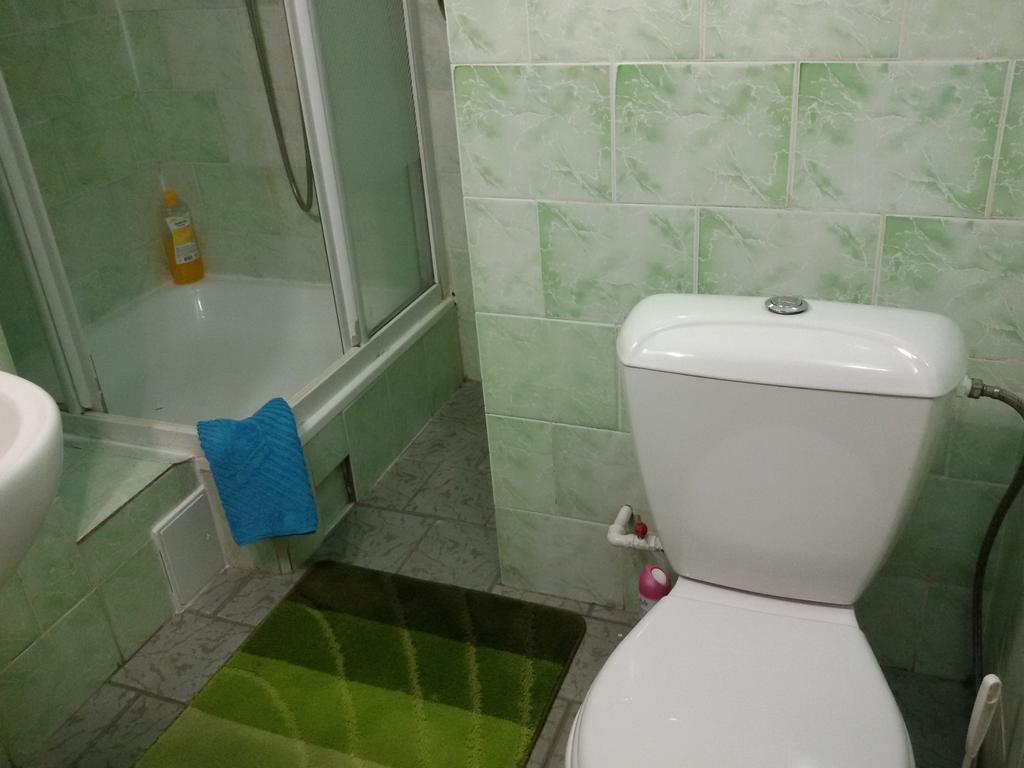 Apartment Gospitalna Street 2 Kiev Bagian luar foto