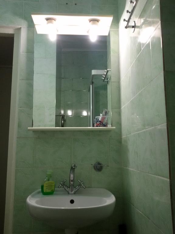 Apartment Gospitalna Street 2 Kiev Bagian luar foto
