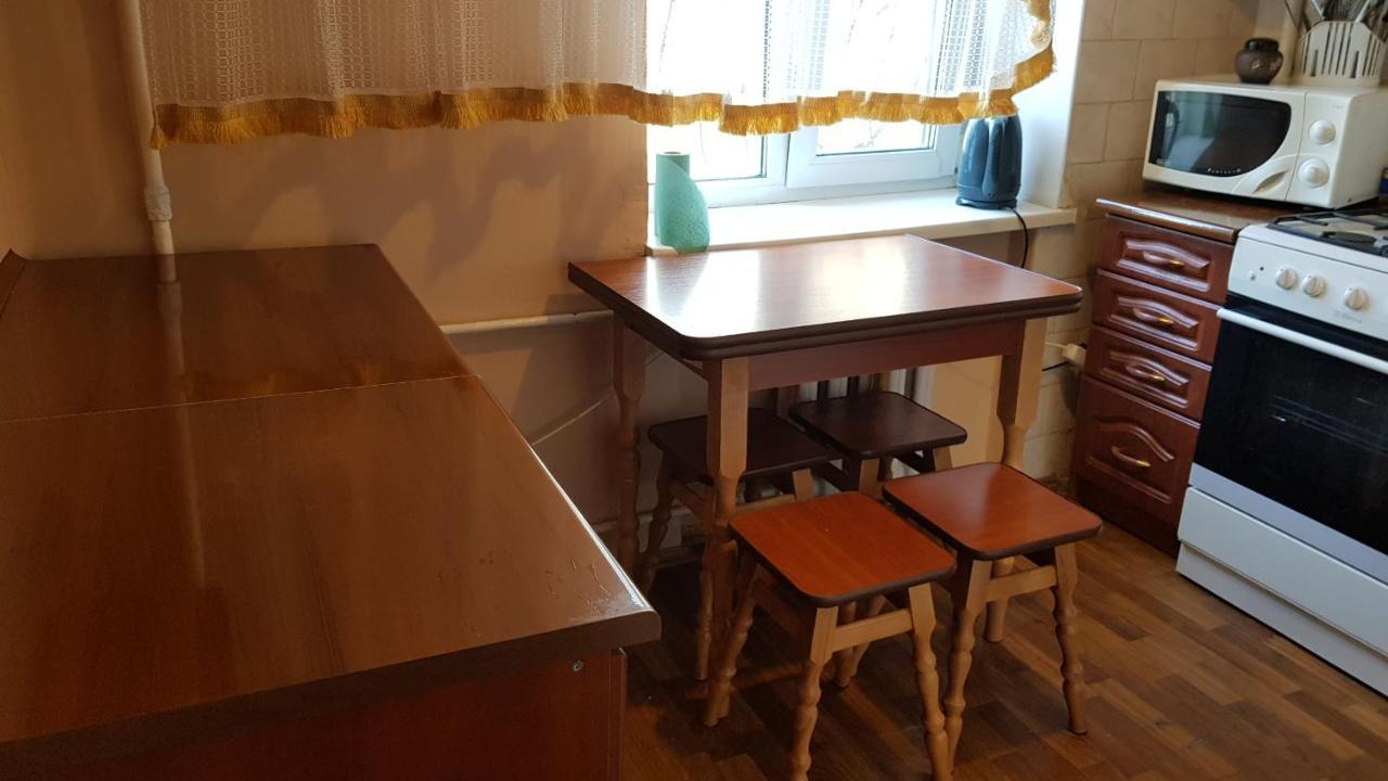 Apartment Gospitalna Street 2 Kiev Bagian luar foto